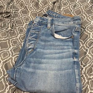 AEO skinny blue jeans button up